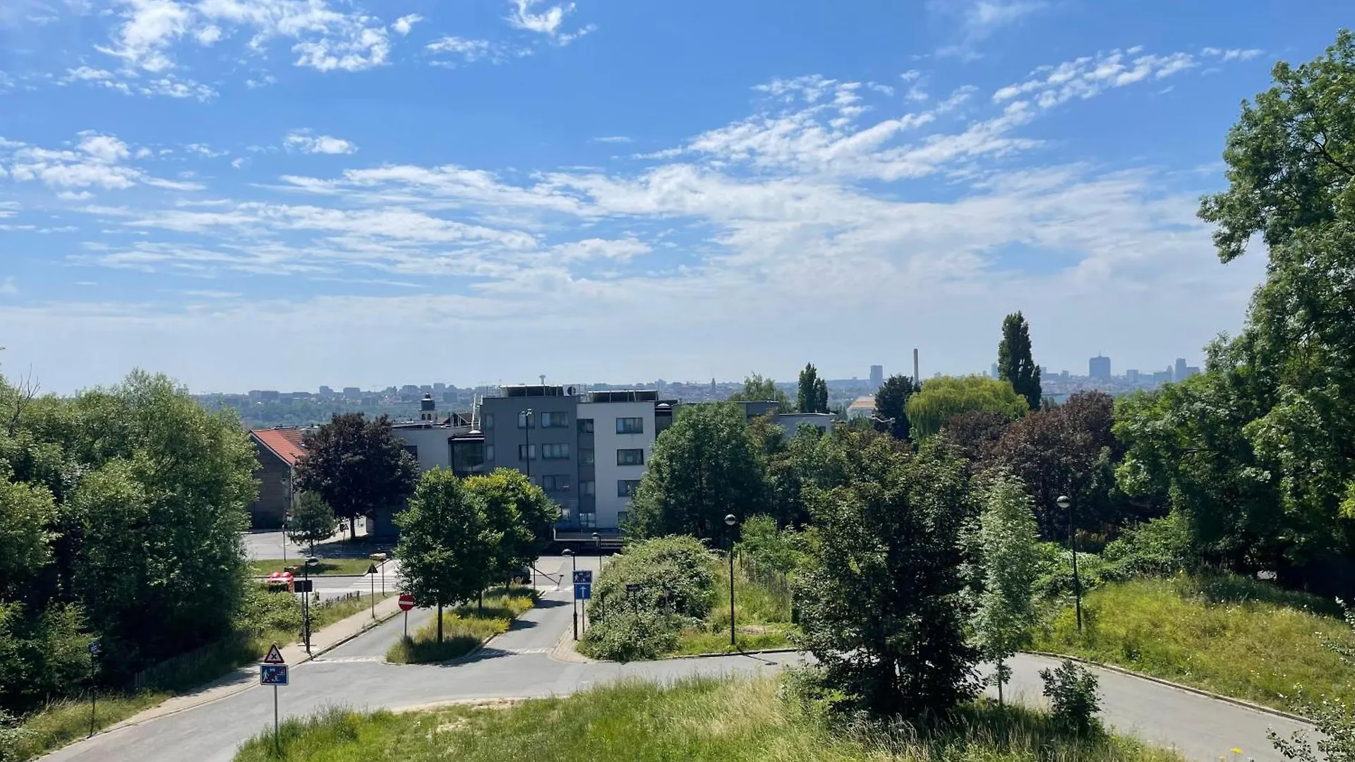 Appartement Charmant Proche De L'Atomium Brussels Apartment